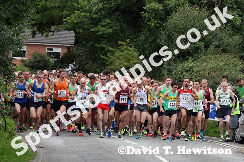 Start of the Tynedale Jelly 10 Road Race. Photo: David T. Hewitson/Sports for All Pics